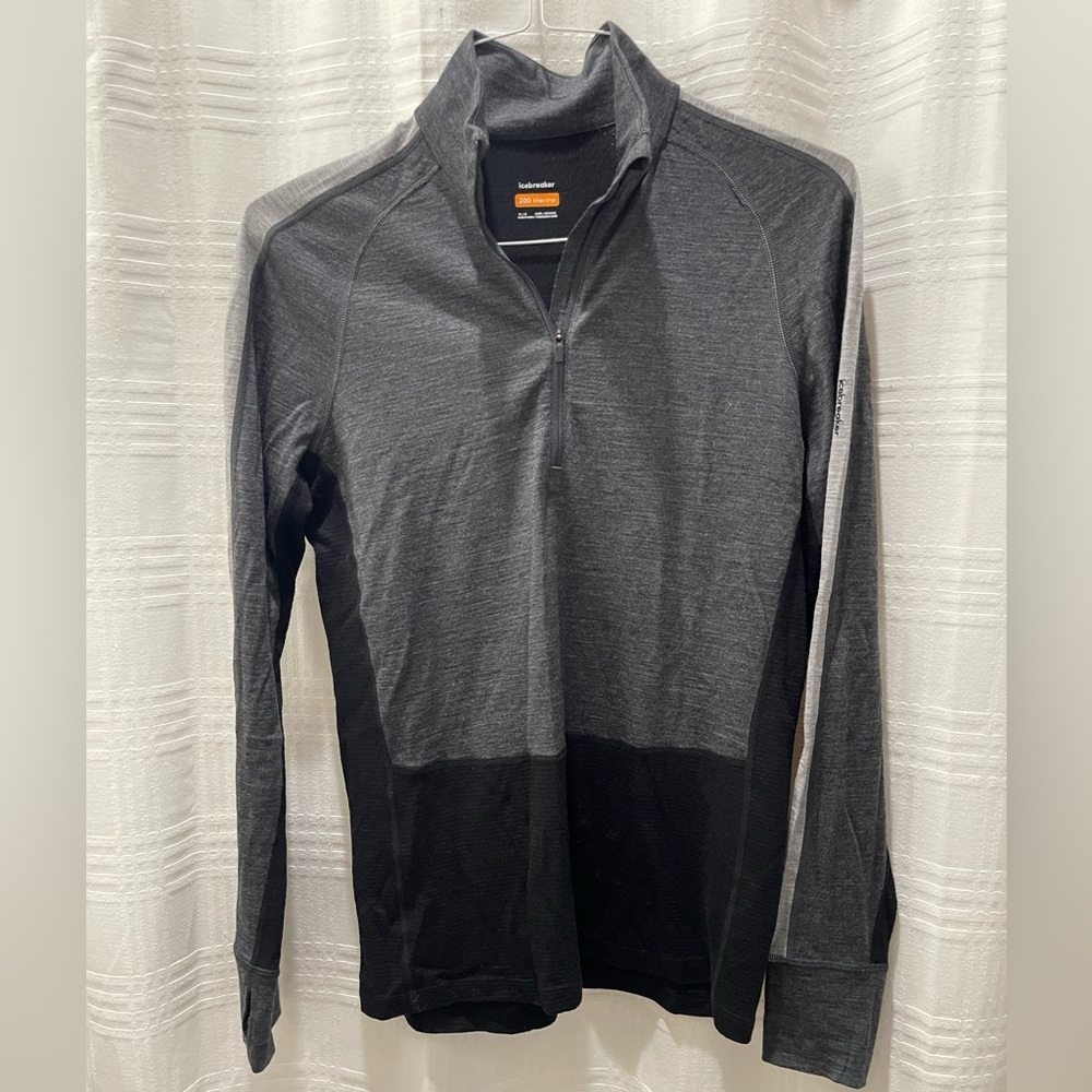 Icebreaker 200 merino wool men’s 1/4 zip long sleeve gray and black